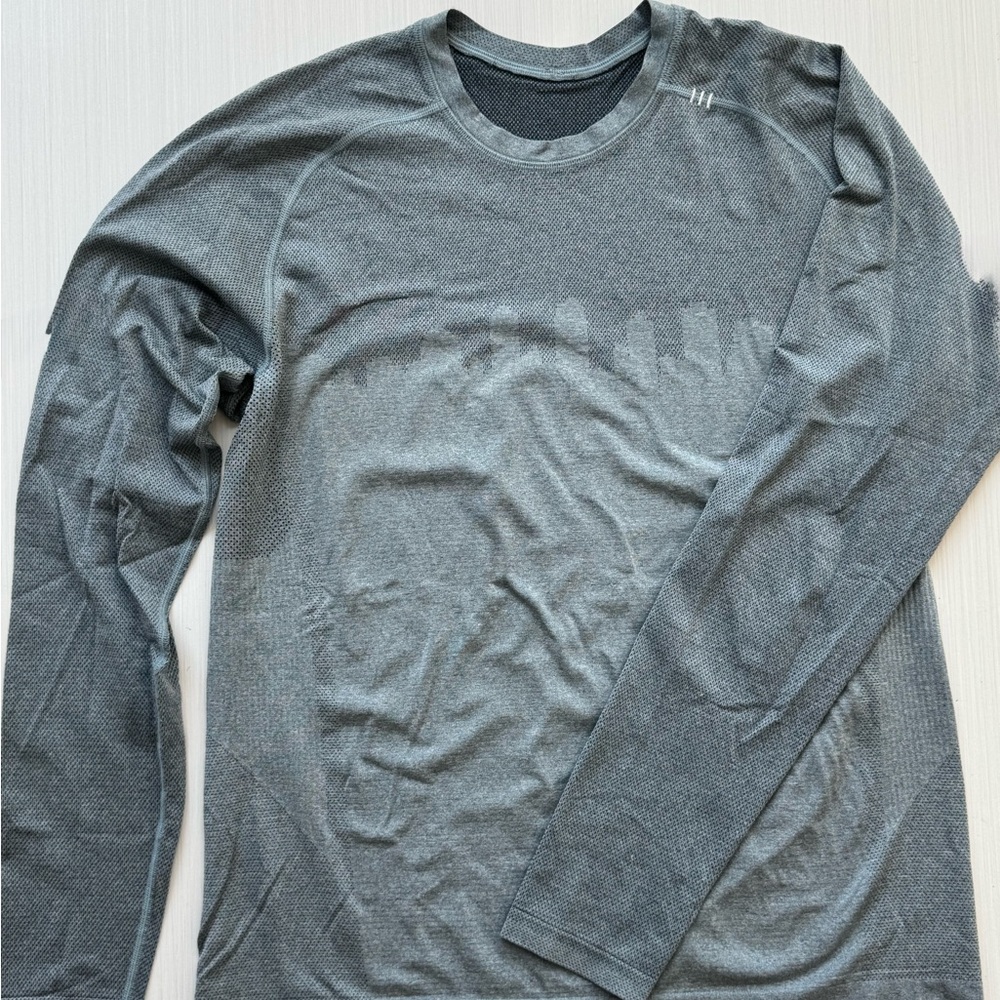 Lululemon Men's Long-Sleeve- Blue Gray